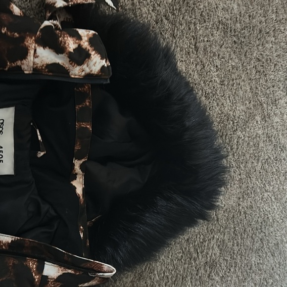 ASOS Ski Jacket Cheetah Print - Picture 3 of 5
